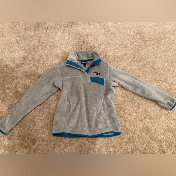 Patagonia Women’s Re-Tool Snap-T Pullover Gray with Blue Trim - Picture 2 of 8